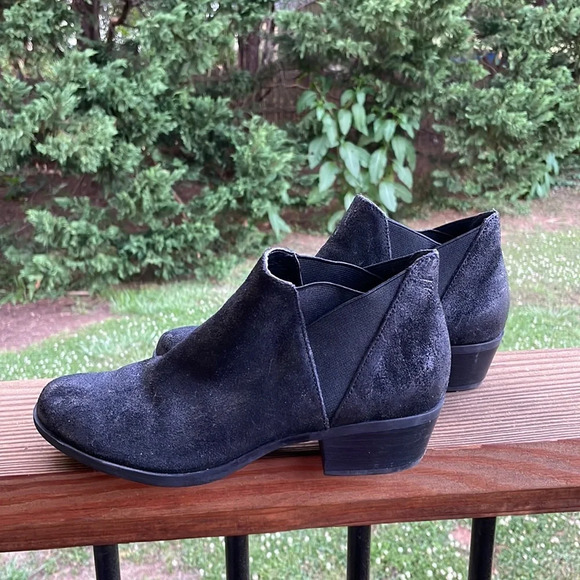 Lucky Brand Black Baqira Suede Ankle Bootie - Picture 2 of 7